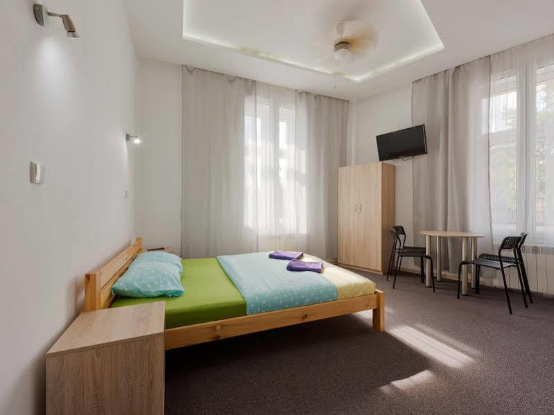 Hostel 70S クラクフ エクステリア 写真